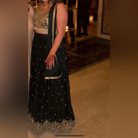 Green and Gold Lehenga - Picture 2 of 2